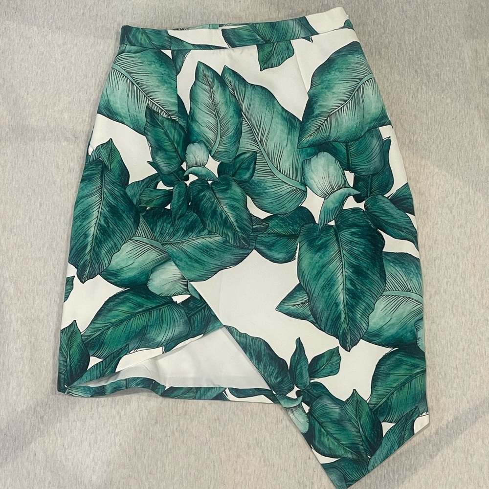 C/MEO Collective Asymmetrical Skirt with Green Leaf Print - Picture 1 of 2